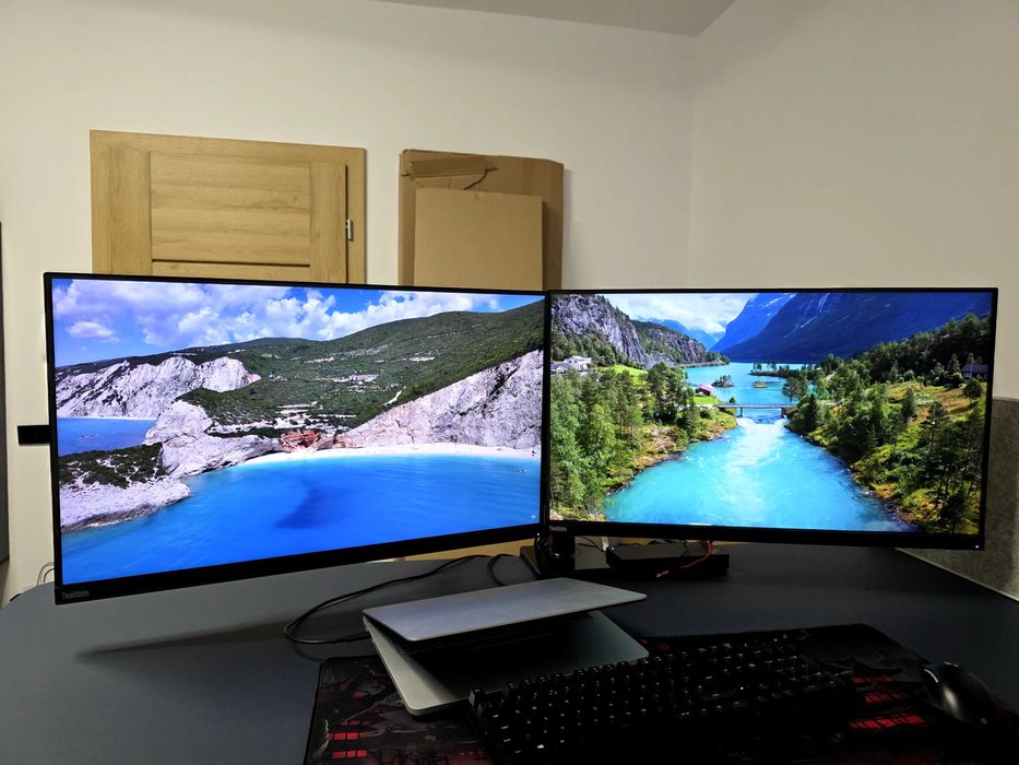 Setup 2 Monitoare Lenovo ThinkVision 32" 4k + Suport