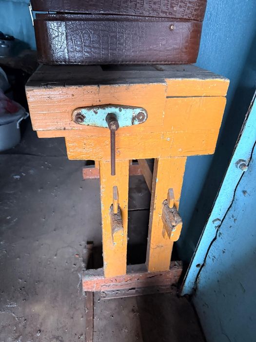 Продам стол верстак