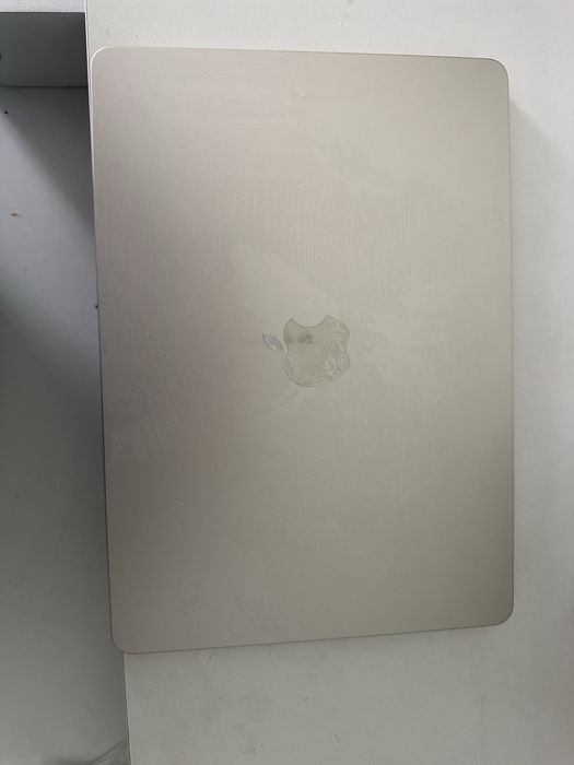 В блоке на icloud Macbook M2 512gb 2022