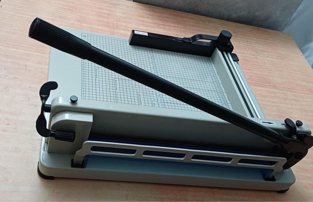 Резак для бумаг RAYSON RC-518, А3 формат, белый