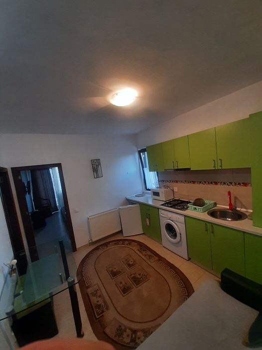 Garsoniera (studioul) de închiriat.