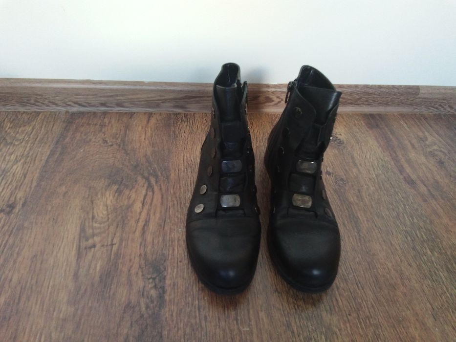 Боти Angelina Jones, много запазени