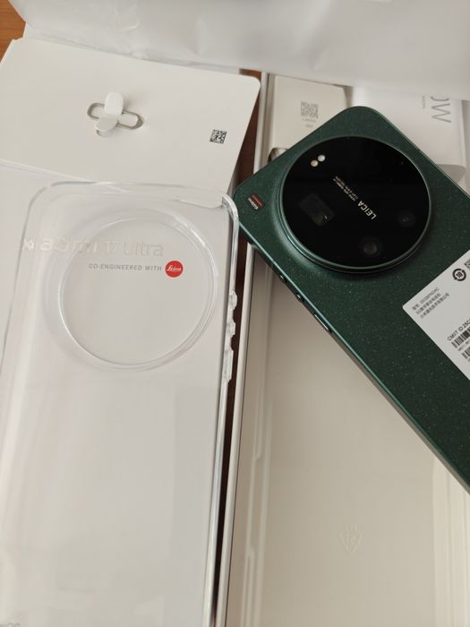 Чисто нов Xiaomi 17 Ultra 16GB/1024GB  200 MP Leica камера