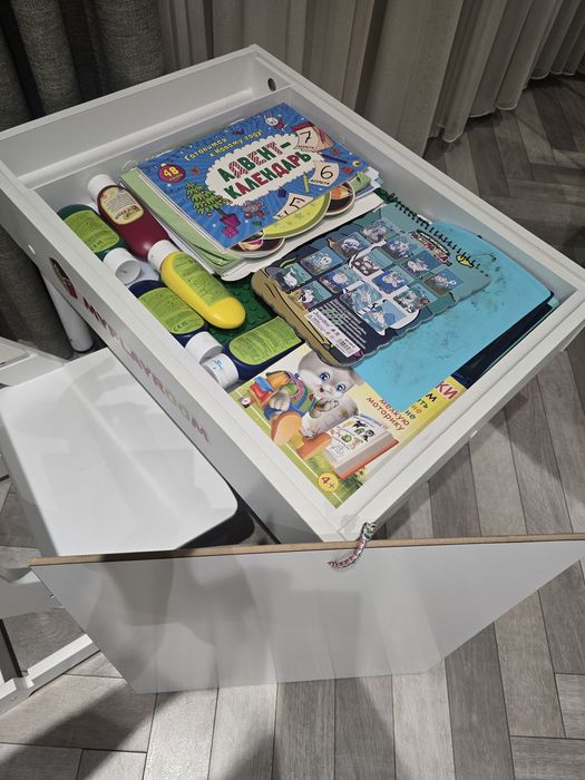 Детский стол и стул