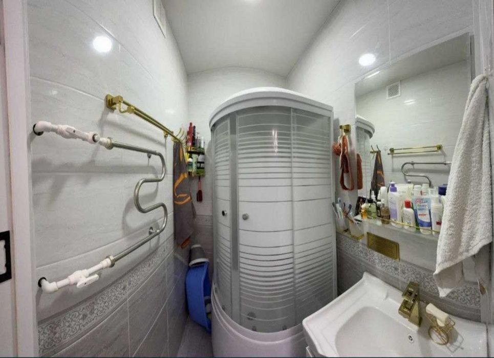 Яшнабадский р-н, м. Олмос, 3/2/16, (LY)