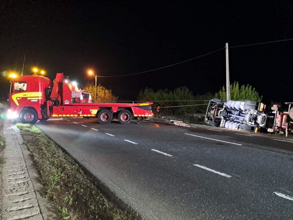 Tractari Camioane Recuperator Camioane Furculita Tractari Utilaje 24