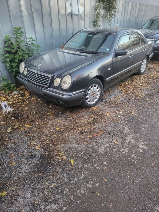 Мерцедес В210 Е280 Mercedes W210 E280 на части