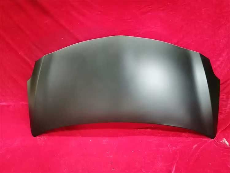 Капот на Тойота Ярис 07-11/ Toyota Yaris 07-11