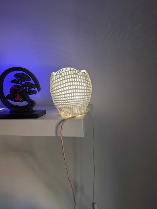 Lampa decorativa craniu design 3D Wireframe – Lumina LED USB