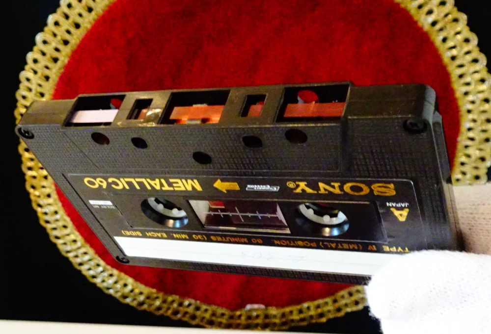 Sony Metallic аудиокасета с Елтън Джон.