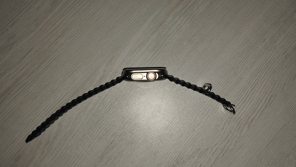 Smart Watch Ultra — Komplektda 2 ta remeshok va zaryadlovchi