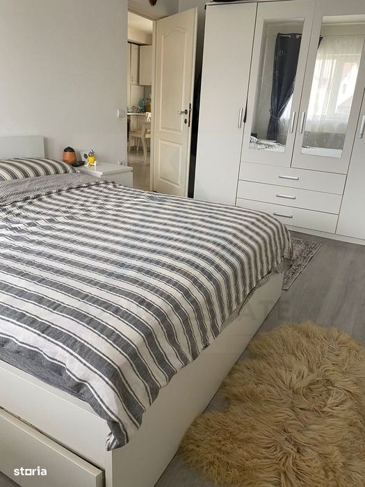 Apartament cu 3 camere 2 bai curte individuala 74 mp în Șelimbăr
