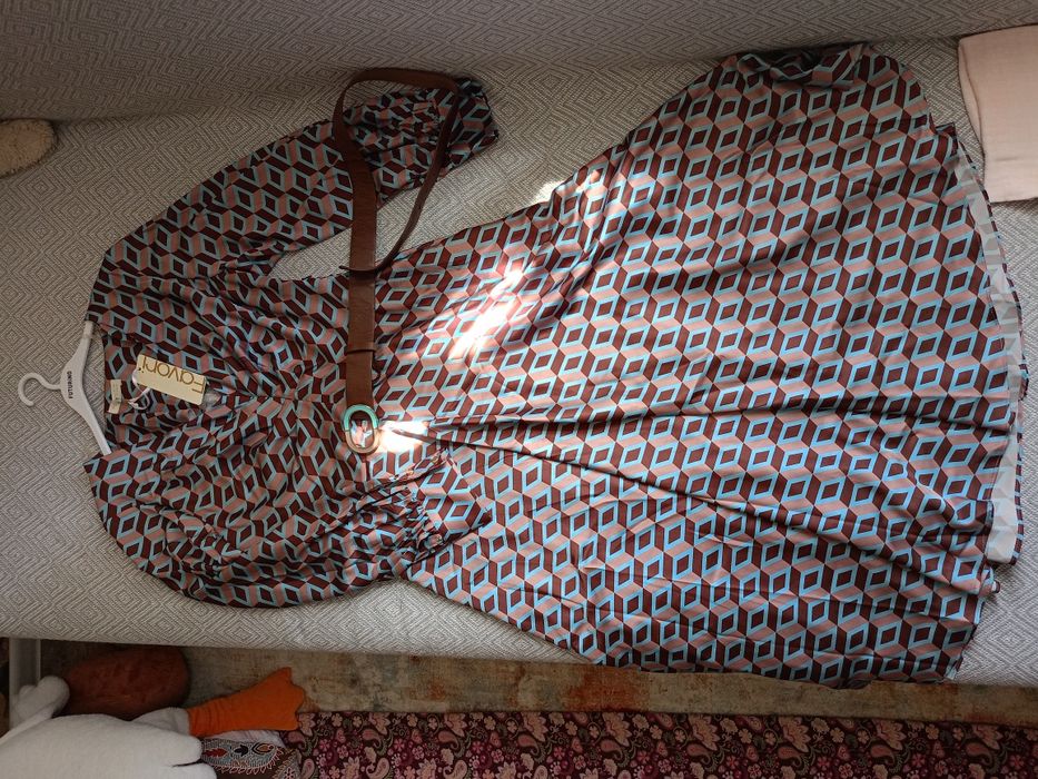 Платье новое 48р