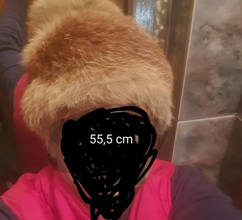 Trei caciuli blana