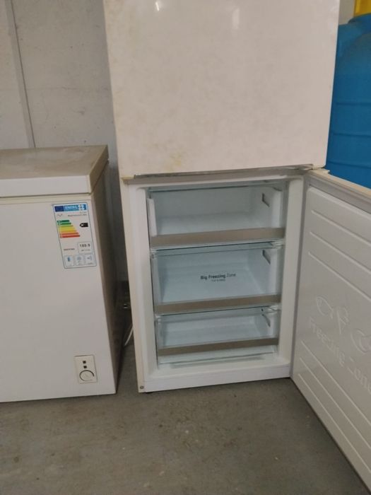 Продам холодильник и морозильную камеру.