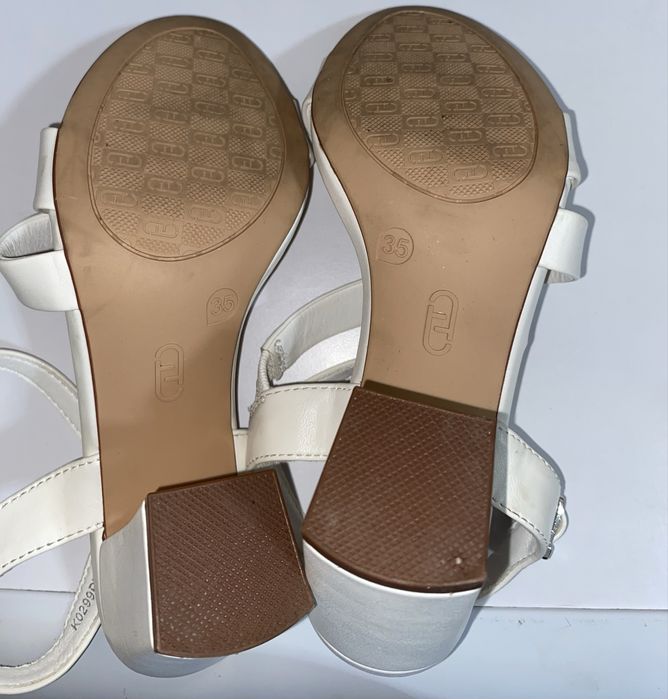 Продам туфли новые