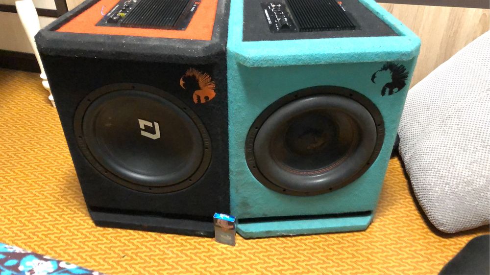 Продам  2 сабвуфера