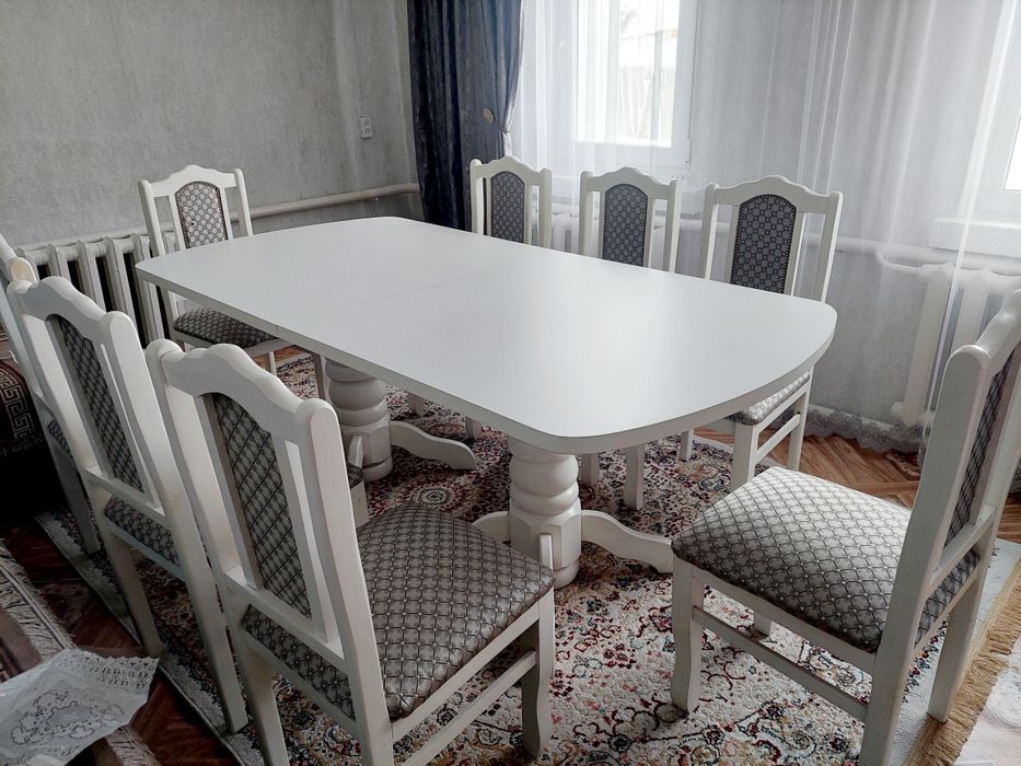 Продам стол и стулья 10 шт