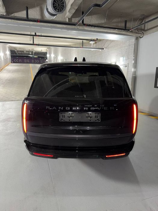 Range Rover P530 LWB  5 seats