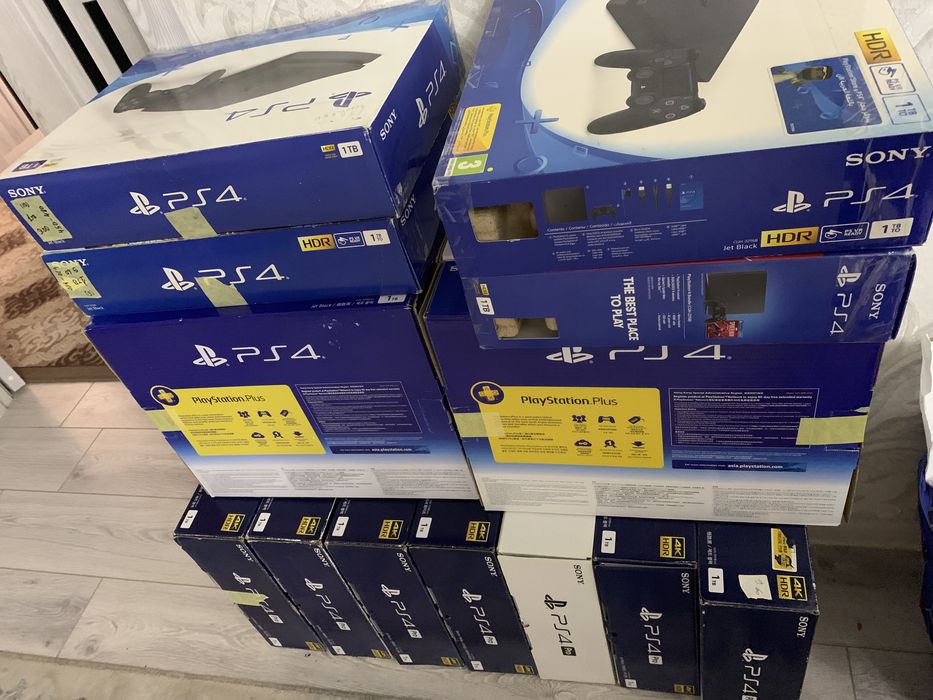 Продам playststion4 slim 1TB с играми на борту как на фото