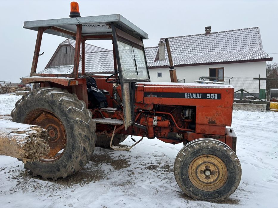 Tractor Renault de 55 cp