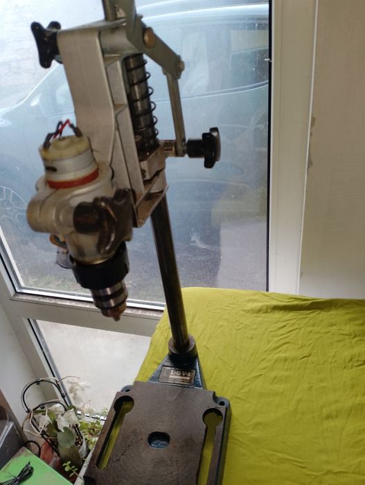 Suport cu consola mașina de găurit Romania