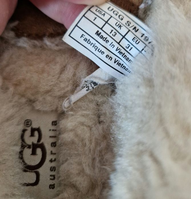 Papuci,botosi UGG mar 31 originali
