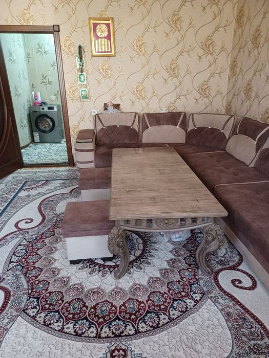 Продается 2 х ком кв с обстановкой