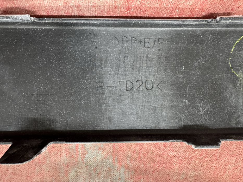 Бампер передний Тойта Камри 80