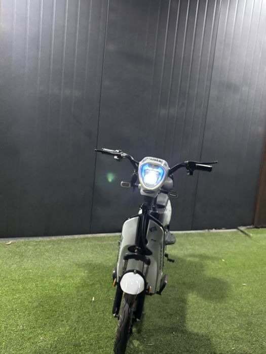 электро скутер.