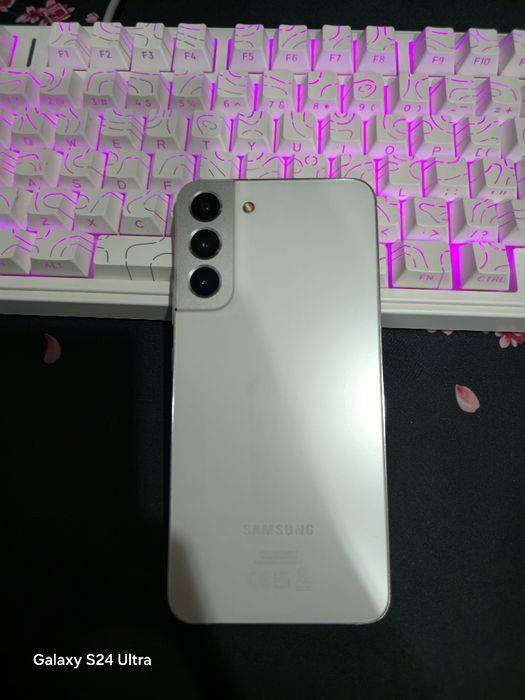 Samsung s22+ 128/8
