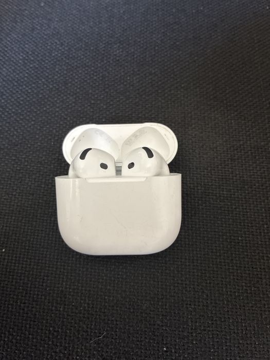 продам оригинальные Air Pods 4 с шумоподавлением цена 50 000 тенге