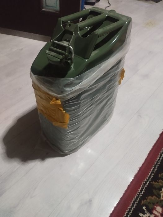 Продам канистру.
