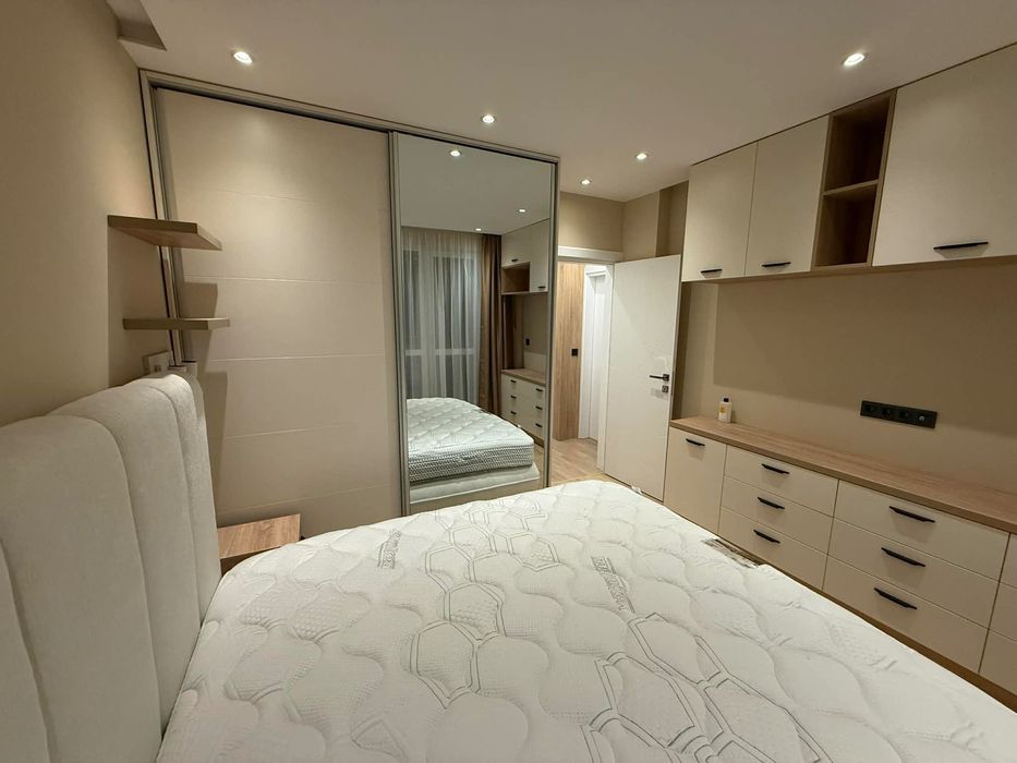 Продава се Тристаен апартамент в Варна, Младост 1 - 84 кв.м за 1396 €/кв.м - Снимка #11