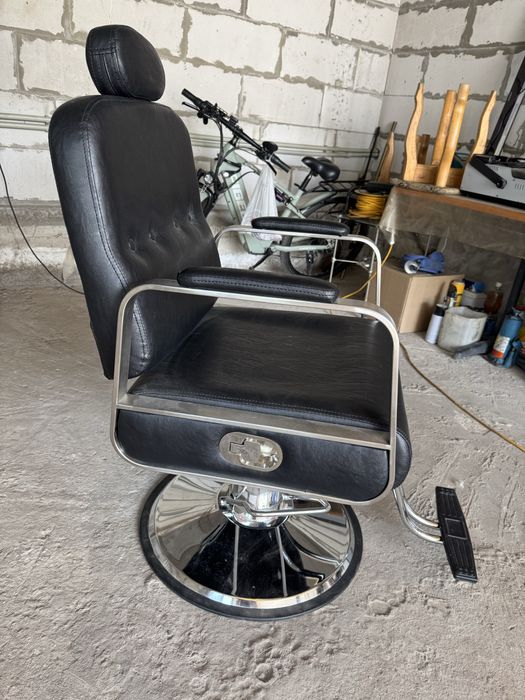 Парикмахерское кресло
