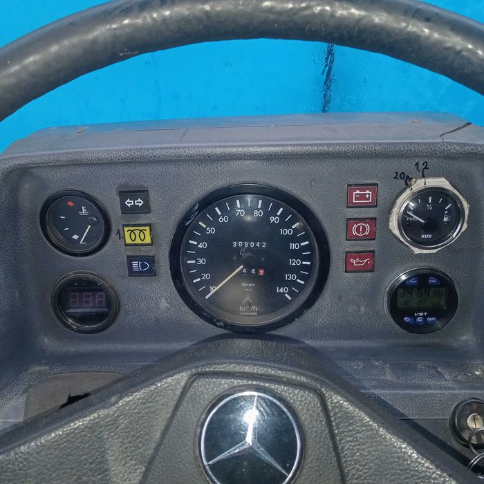 Мерседес Т1 208D в народе сапог