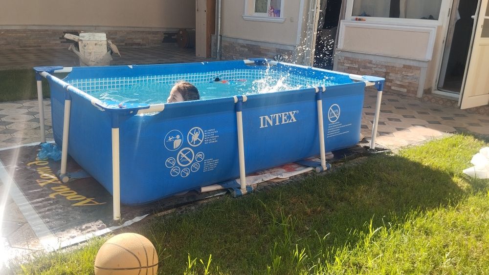 Продам бассейн Intex