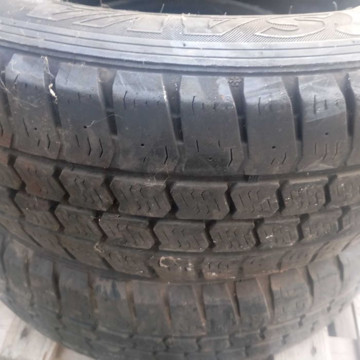 Продавам гуми за бусове 16" нов дот