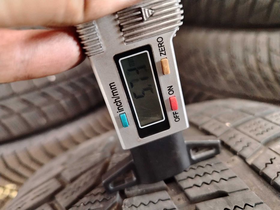 2бр.зимни гуми 225/50/17 Hankook