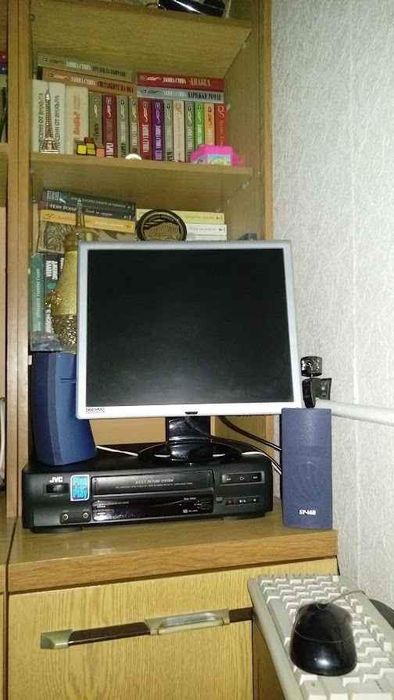 Компютър и монитор