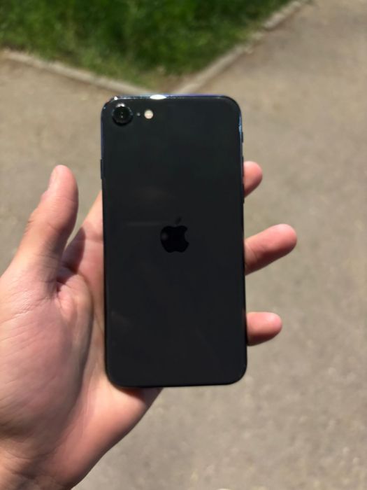 Айфон се-se 64гб