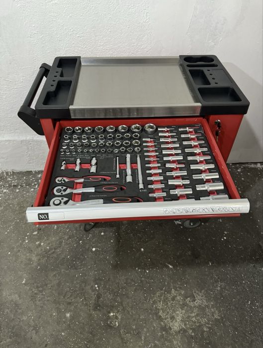 Inchiriez service  auto utilat 1000€