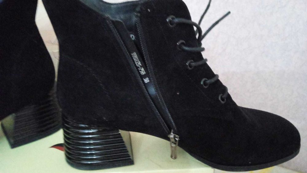Ботинки женские демисезонные продам