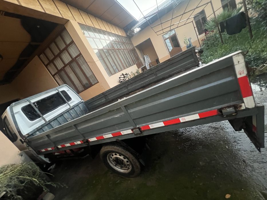 Ford transit bort qilingan