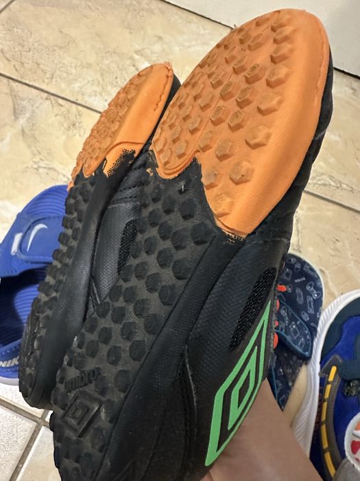 Сет детски бутонки Umbro ,пантофки и сандали + бонус обувки