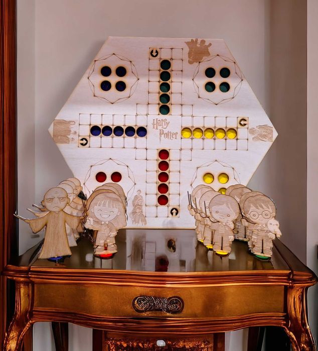 Дървено Не се сърди човече с герои по избор