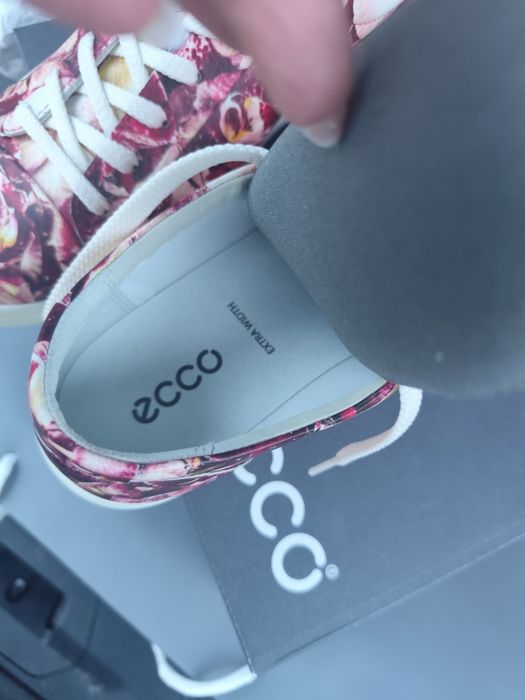 Vând incălțăminte Ecco, noua