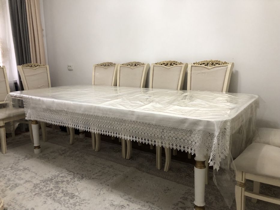 Продается стол,хорошем состоянии ,2 метра