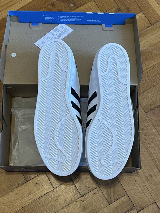 Adidas Superstar   43 1/3