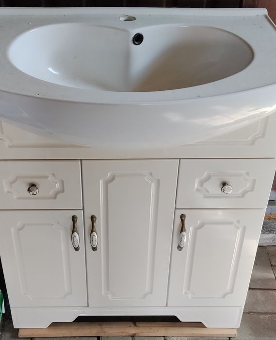 Mobilier pentru baie.